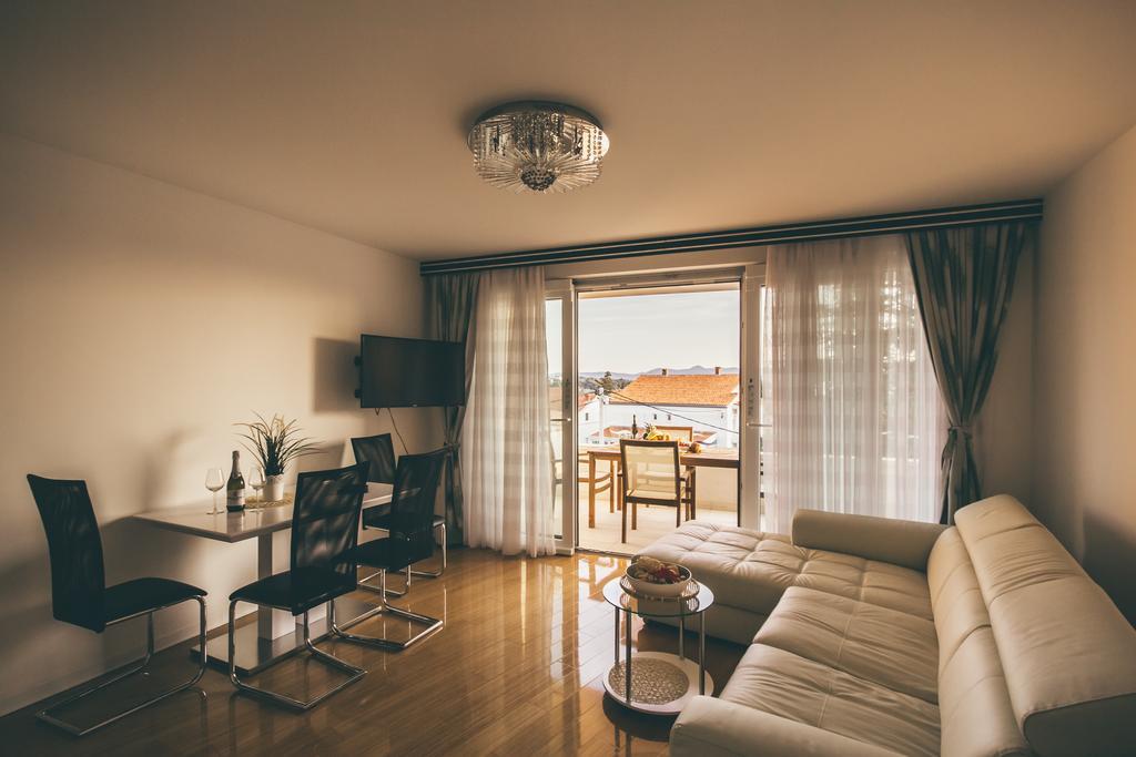 Opera Apartments 扎达尔 外观 照片